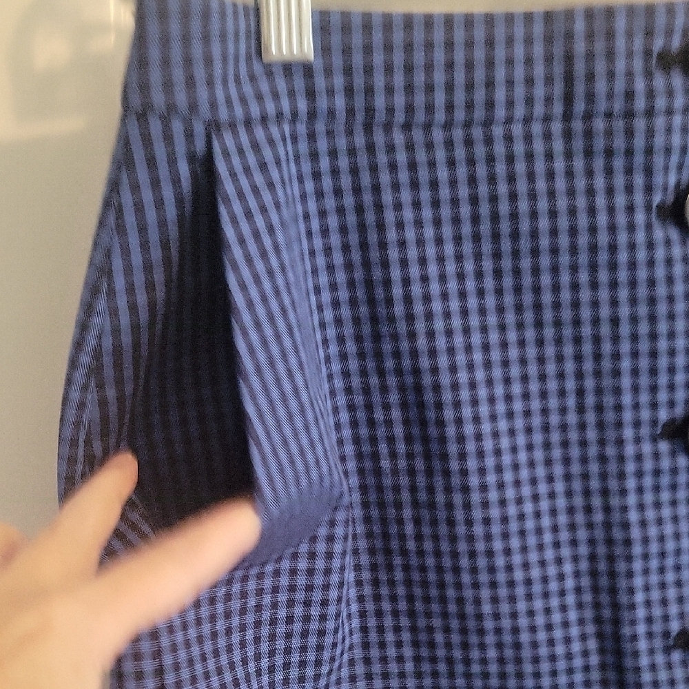 Club Monaco Sz8 Blue Check Pockets, Pencil Skirt, Slit front back, zip-up back - Picture 3 of 6